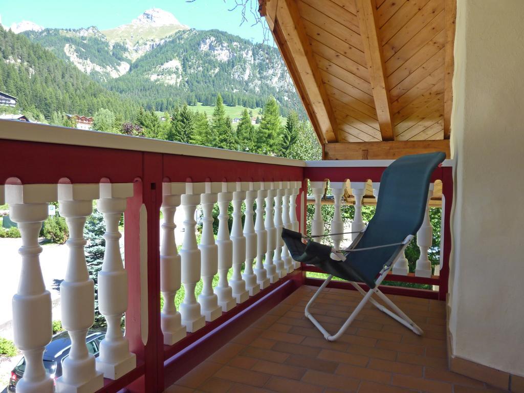 Appartamenti Majon Sotroi Campitello di Fassa Pokoj fotografie